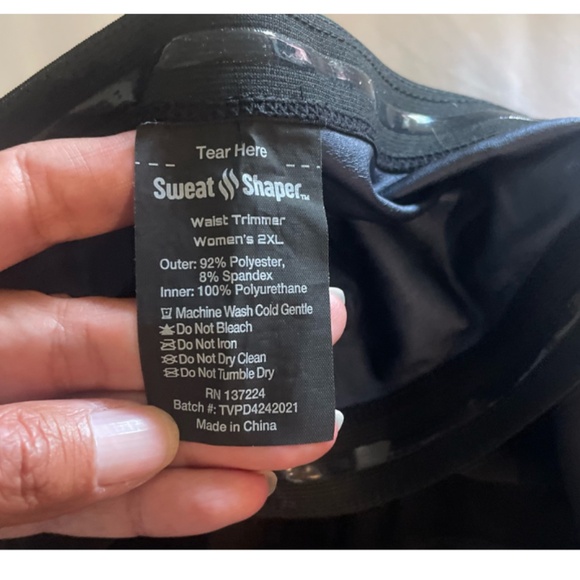 NWOT VERY SMOOTH NO SHOW SWEAT SHAPER OR SHAPE WEAR   FOR WAIST TRAINING! - Picture 3 of 3